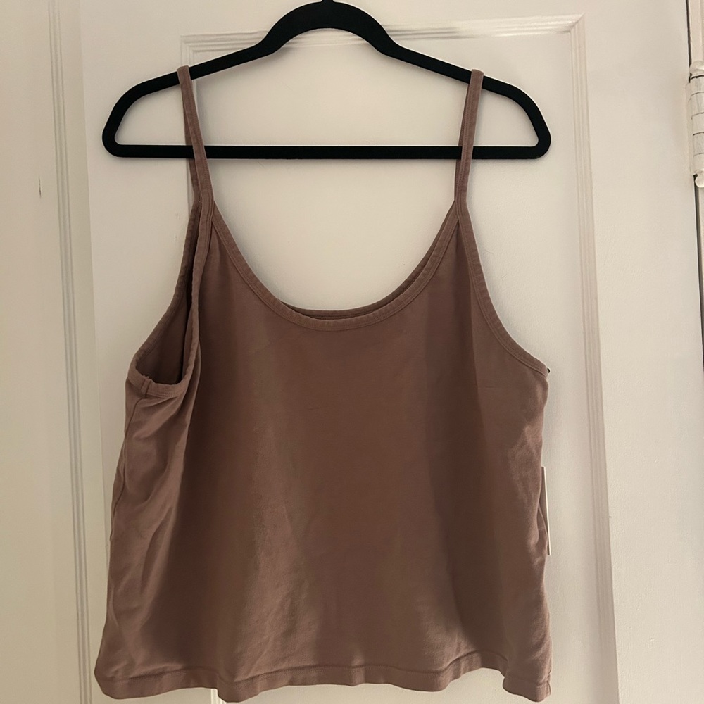 ARQ crop tank 6x